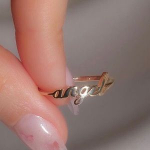 Meet your Posher, Tasina